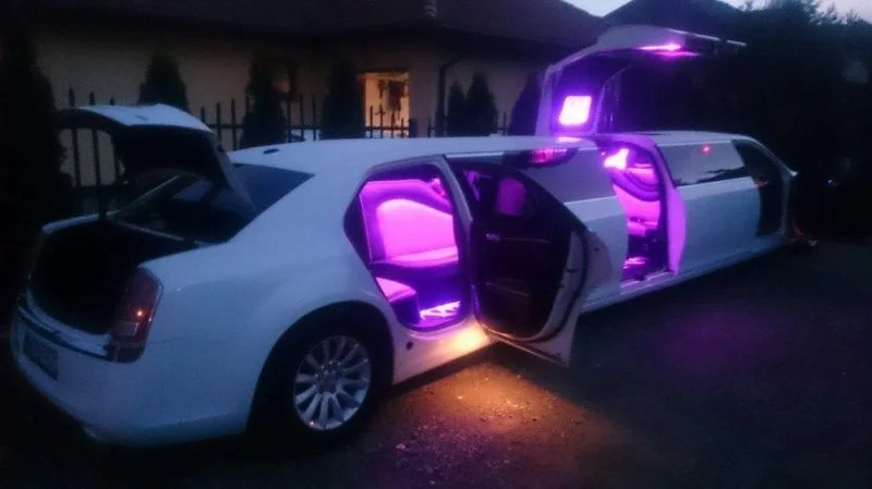 3 limuzyny003 chrysler 300 las vegas edition.